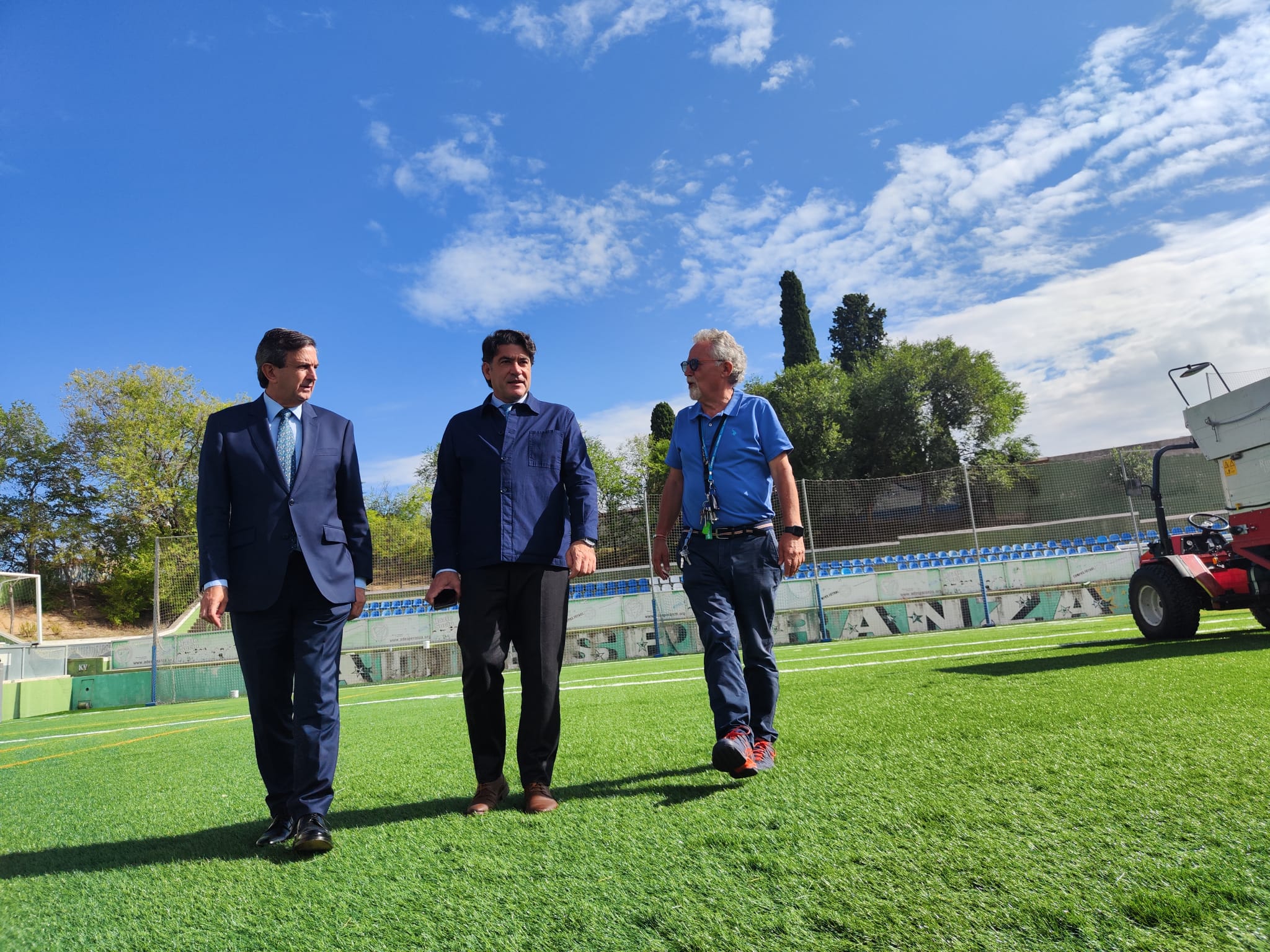El concejal de Hortaleza, David Pérez, ha visitado hoy las obras de mejora de la Instalación Deportiva Básica Esperanza I
